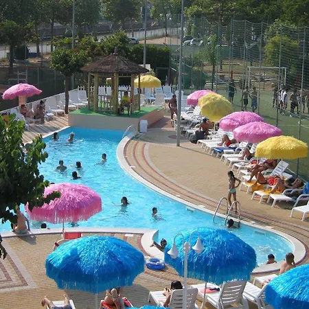 Color Metropolitan Family 3*